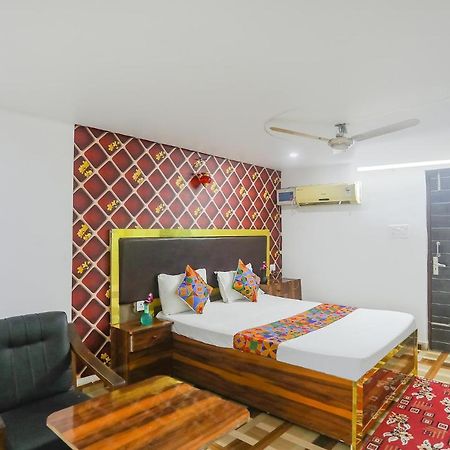Fabexpress Umbrella Hotel Danapur Buitenkant foto