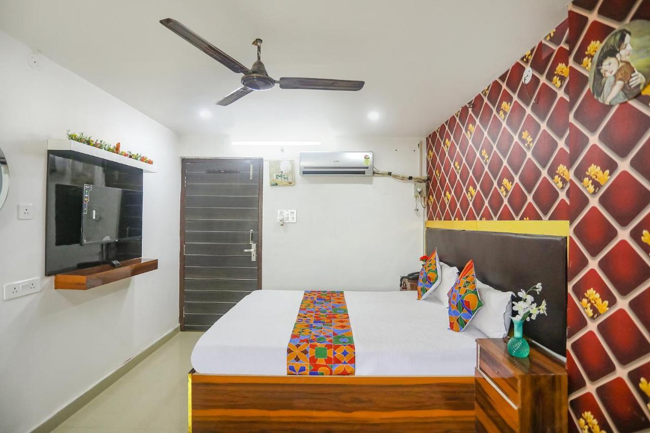 Fabexpress Umbrella Hotel Danapur Buitenkant foto